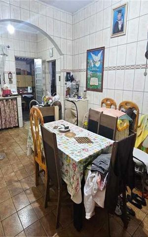 Casa à venda com 300m², 2 quartos e 4 vagas