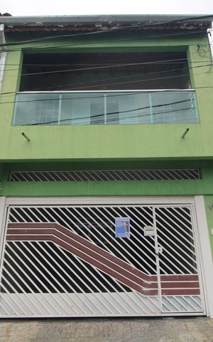 Casa à venda com 262m², 3 quartos e 2 vagasFachada