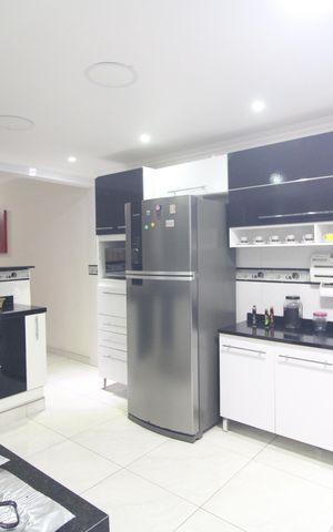 Casa à venda com 262m², 3 quartos e 2 vagasCozinha