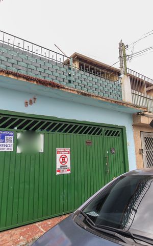 Casa à venda com 74m², 3 quartos e 2 vagasFachada