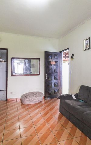 Casa à venda com 74m², 3 quartos e 2 vagasSala