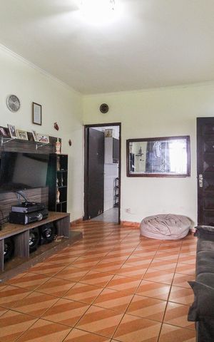 Casa à venda com 74m², 3 quartos e 2 vagasSala