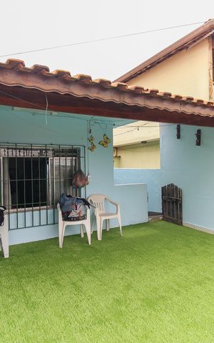 Casa à venda com 74m², 3 quartos e 2 vagasVaranda