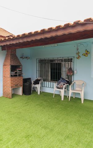 Casa à venda com 74m², 3 quartos e 2 vagasVaranda