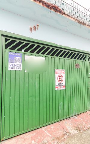 Casa à venda com 74m², 3 quartos e 2 vagasFachada