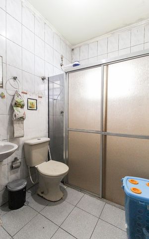 Casa à venda com 74m², 3 quartos e 2 vagasBanheiro Social