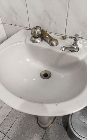 Casa à venda com 74m², 3 quartos e 2 vagasBanheiro Social