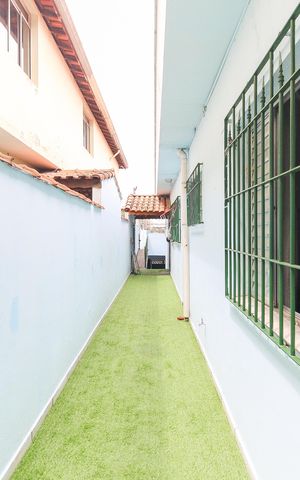 Casa à venda com 74m², 3 quartos e 2 vagasCorredor Externo