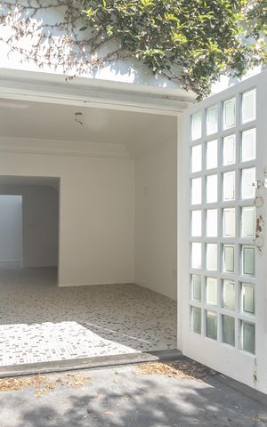 Casa à venda com 103m², 2 quartos e 1 vaga Casa à venda com 103m², 2 quartos e 1 vagaGaragem