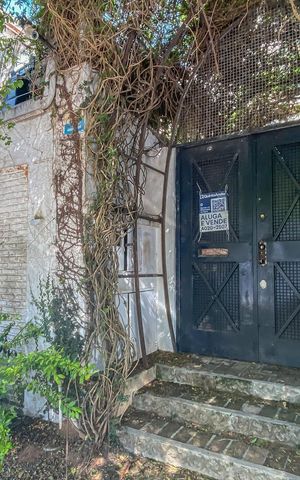 Casa à venda com 103m², 2 quartos e 1 vaga Casa à venda com 103m², 2 quartos e 1 vagaFachada