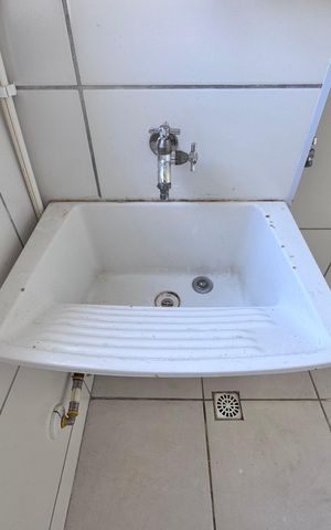 Apartamento à venda com 52m², 2 quartos e sem vaga Apartamento à venda com 52m², 2 quartos e sem vagaCozinha e Área de Serviço
