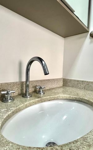 Apartamento à venda com 64m², 2 quartos e 1 vaga Apartamento à venda com 64m², 2 quartos e 1 vagaBanheiro Corredor