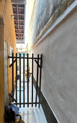 Casa à venda com 400m², 2 quartos e 3 vagas Casa à venda com 400m², 2 quartos e 3 vagasCorredor
