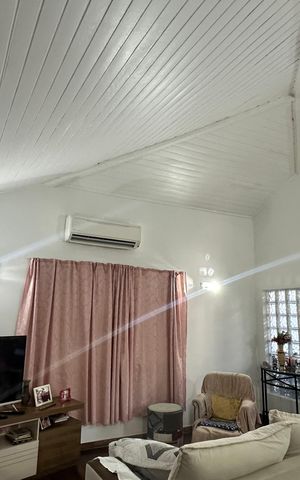 Casa à venda com 400m², 2 quartos e 3 vagas Casa à venda com 400m², 2 quartos e 3 vagasSala