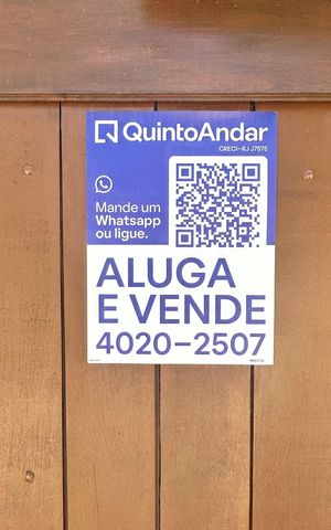Casa à venda com 400m², 2 quartos e 3 vagas Casa à venda com 400m², 2 quartos e 3 vagasPlaquinha