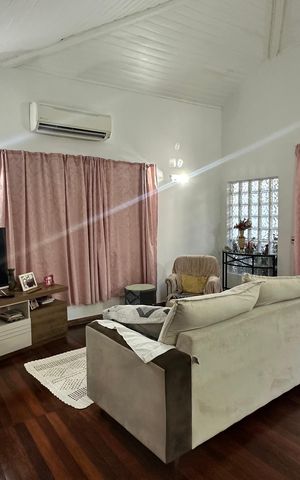Casa à venda com 400m², 2 quartos e 3 vagas Casa à venda com 400m², 2 quartos e 3 vagasSala