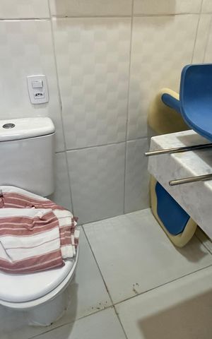 Casa à venda com 400m², 2 quartos e 3 vagas Casa à venda com 400m², 2 quartos e 3 vagasBanheiro