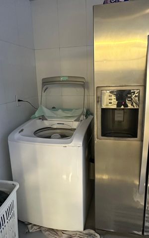 Casa à venda com 400m², 2 quartos e 3 vagas Casa à venda com 400m², 2 quartos e 3 vagasÁrea de Serviço
