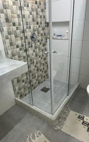 Casa à venda com 400m², 2 quartos e 3 vagas Casa à venda com 400m², 2 quartos e 3 vagasBanheiro Social