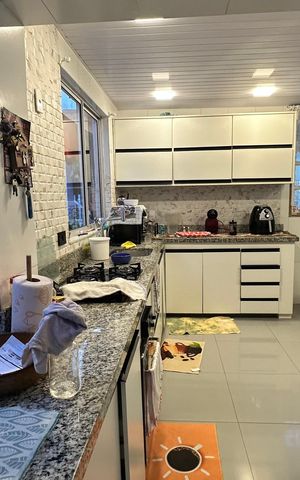 Casa à venda com 400m², 2 quartos e 3 vagas Casa à venda com 400m², 2 quartos e 3 vagasCozinha