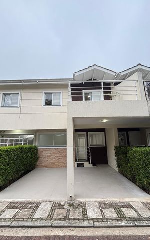 Casa de condomínio à venda com 144m², 4 quartos e 3 vagas Casa de condomínio à venda com 144m², 4 quartos e 3 vagasGaragem