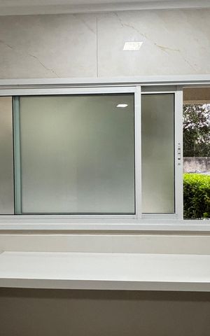 Casa de condomínio à venda com 144m², 4 quartos e 3 vagas Casa de condomínio à venda com 144m², 4 quartos e 3 vagasCozinha - Area de Serviço
