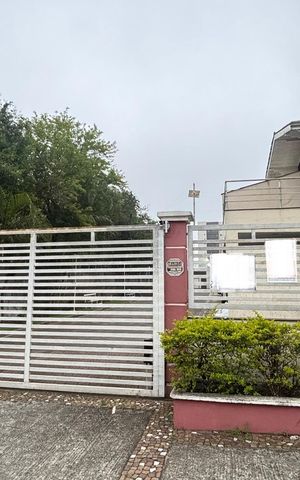 Casa de condomínio à venda com 144m², 4 quartos e 3 vagas Casa de condomínio à venda com 144m², 4 quartos e 3 vagasFachada