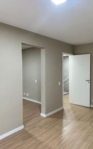 Casa de condomínio à venda com 144m², 4 quartos e 3 vagas Casa de condomínio à venda com 144m², 4 quartos e 3 vagasSuite