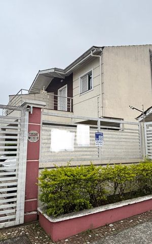 Casa de condomínio à venda com 144m², 4 quartos e 3 vagas Casa de condomínio à venda com 144m², 4 quartos e 3 vagasFachada