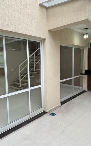 Casa de condomínio à venda com 144m², 4 quartos e 3 vagas Casa de condomínio à venda com 144m², 4 quartos e 3 vagasVaranda Sala