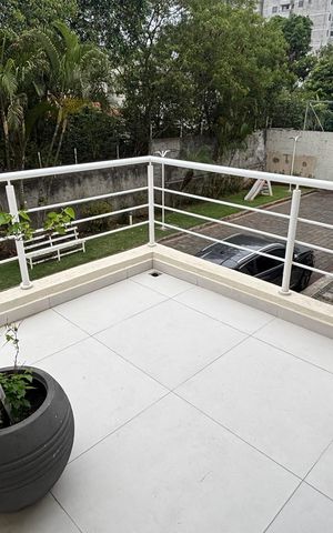 Casa de condomínio à venda com 144m², 4 quartos e 3 vagas Casa de condomínio à venda com 144m², 4 quartos e 3 vagasSuite Varanda