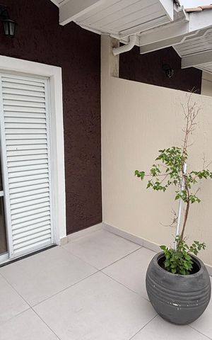 Casa de condomínio à venda com 144m², 4 quartos e 3 vagas Casa de condomínio à venda com 144m², 4 quartos e 3 vagasSuite Varanda