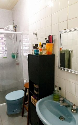 Casa à venda com 180m², 3 quartos e 1 vaga Casa à venda com 180m², 3 quartos e 1 vagaBanheiro
