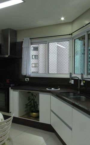 Apartamento para alugar com 225m², 3 quartos e 3 vagasCozinha
