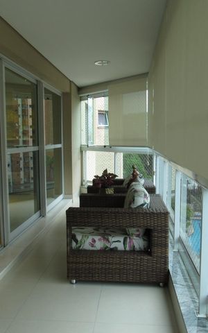 Apartamento para alugar com 225m², 3 quartos e 3 vagasVaranda