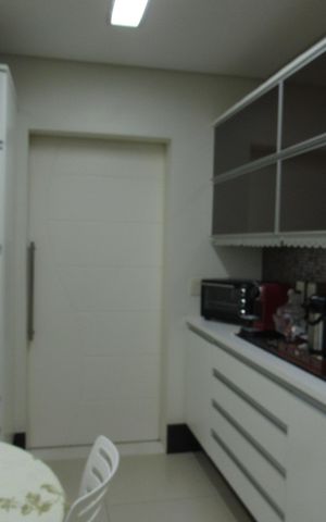 Apartamento para alugar com 225m², 3 quartos e 3 vagasCozinha