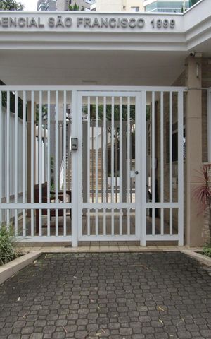Apartamento para alugar com 225m², 3 quartos e 3 vagasFachada e portaria