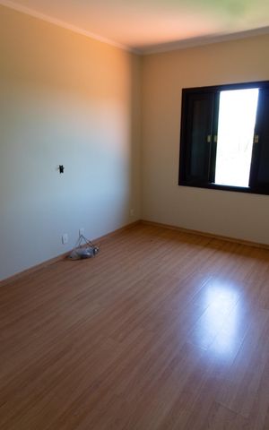 Casa de condomínio à venda com 230m², 4 quartos e 4 vagas Casa de condomínio à venda com 230m², 4 quartos e 4 vagasSuíte 1