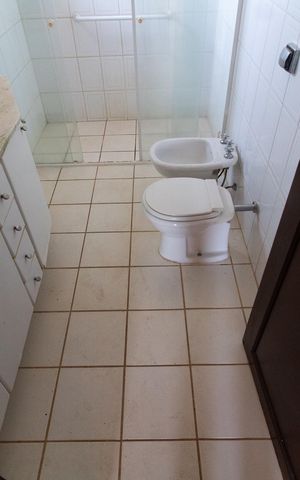 Casa de condomínio à venda com 230m², 4 quartos e 4 vagas Casa de condomínio à venda com 230m², 4 quartos e 4 vagasBanheiro da Suíte 3