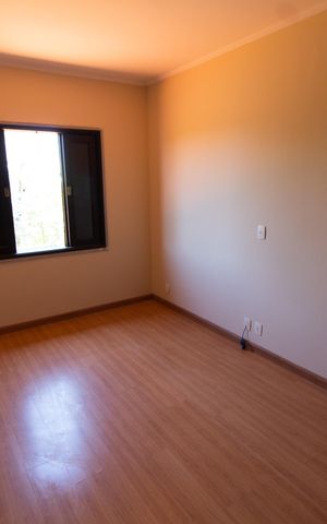 Casa de condomínio à venda com 230m², 4 quartos e 4 vagas Casa de condomínio à venda com 230m², 4 quartos e 4 vagasSuíte 2