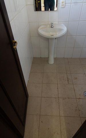 Casa de condomínio à venda com 230m², 4 quartos e 4 vagas Casa de condomínio à venda com 230m², 4 quartos e 4 vagasBanheiro de Serviço