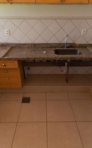 Casa de condomínio à venda com 230m², 4 quartos e 4 vagas Casa de condomínio à venda com 230m², 4 quartos e 4 vagasCozinha