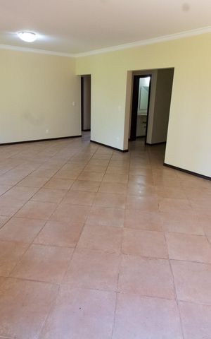 Casa de condomínio à venda com 230m², 4 quartos e 4 vagas Casa de condomínio à venda com 230m², 4 quartos e 4 vagasSala