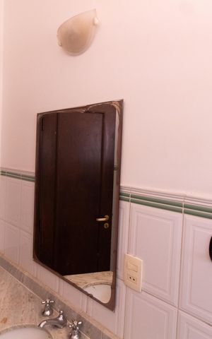 Casa de condomínio à venda com 230m², 4 quartos e 4 vagas Casa de condomínio à venda com 230m², 4 quartos e 4 vagasBanheiro da Suíte 1