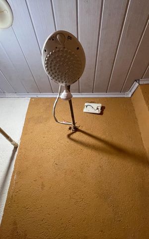 Casa para alugar com 65m², 2 quartos e 2 vagasBanheiro Social