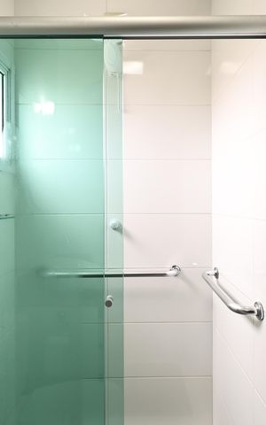 Apartamento à venda com 144m², 2 quartos e 2 vagas Apartamento à venda com 144m², 2 quartos e 2 vagasBanheiro da Suíte