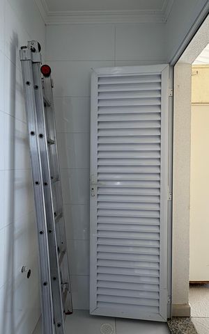 Apartamento à venda com 144m², 2 quartos e 2 vagas Apartamento à venda com 144m², 2 quartos e 2 vagasLavabo/ depósito