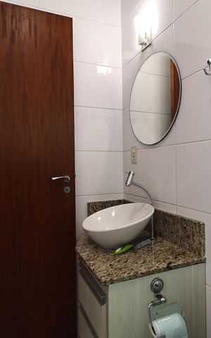 Apartamento à venda com 144m², 2 quartos e 2 vagas Apartamento à venda com 144m², 2 quartos e 2 vagasBanheiro da Suíte