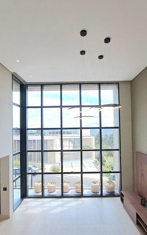 Casa de condomínio à venda com 407m², 4 quartos e 6 vagas