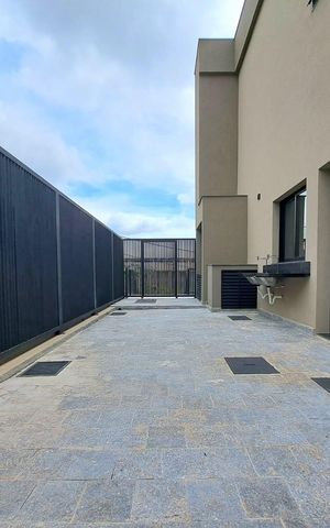 Casa de condomínio à venda com 407m², 4 quartos e 6 vagas